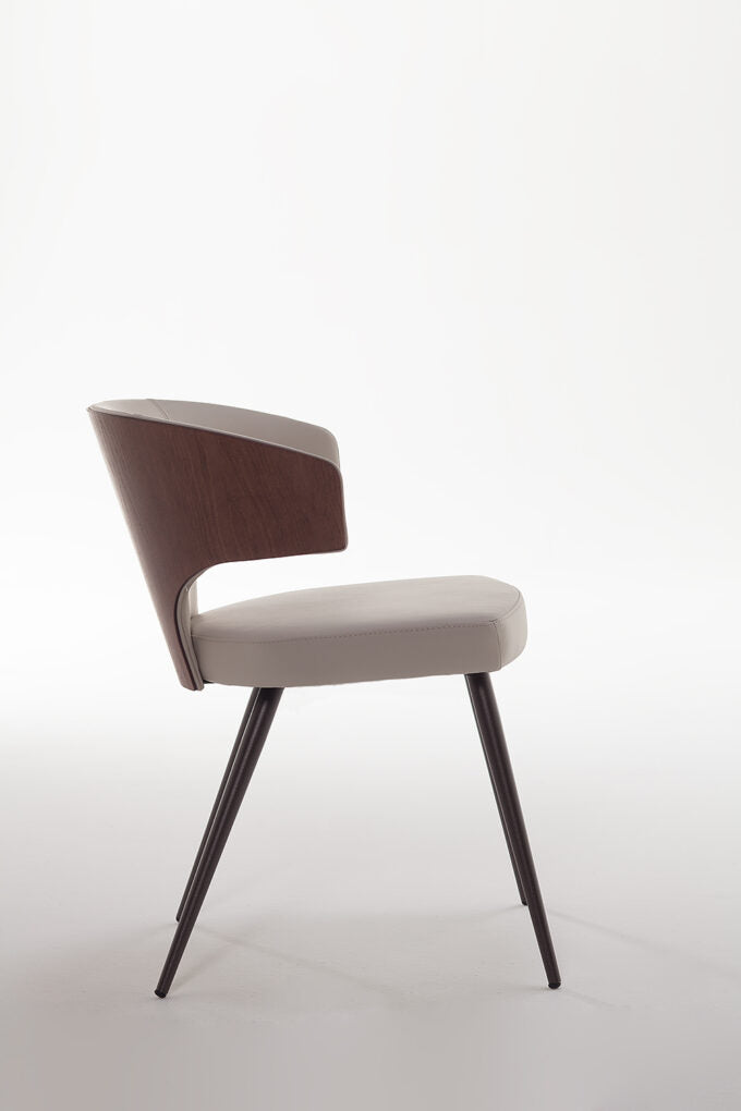 Chair Wing W by Peressini