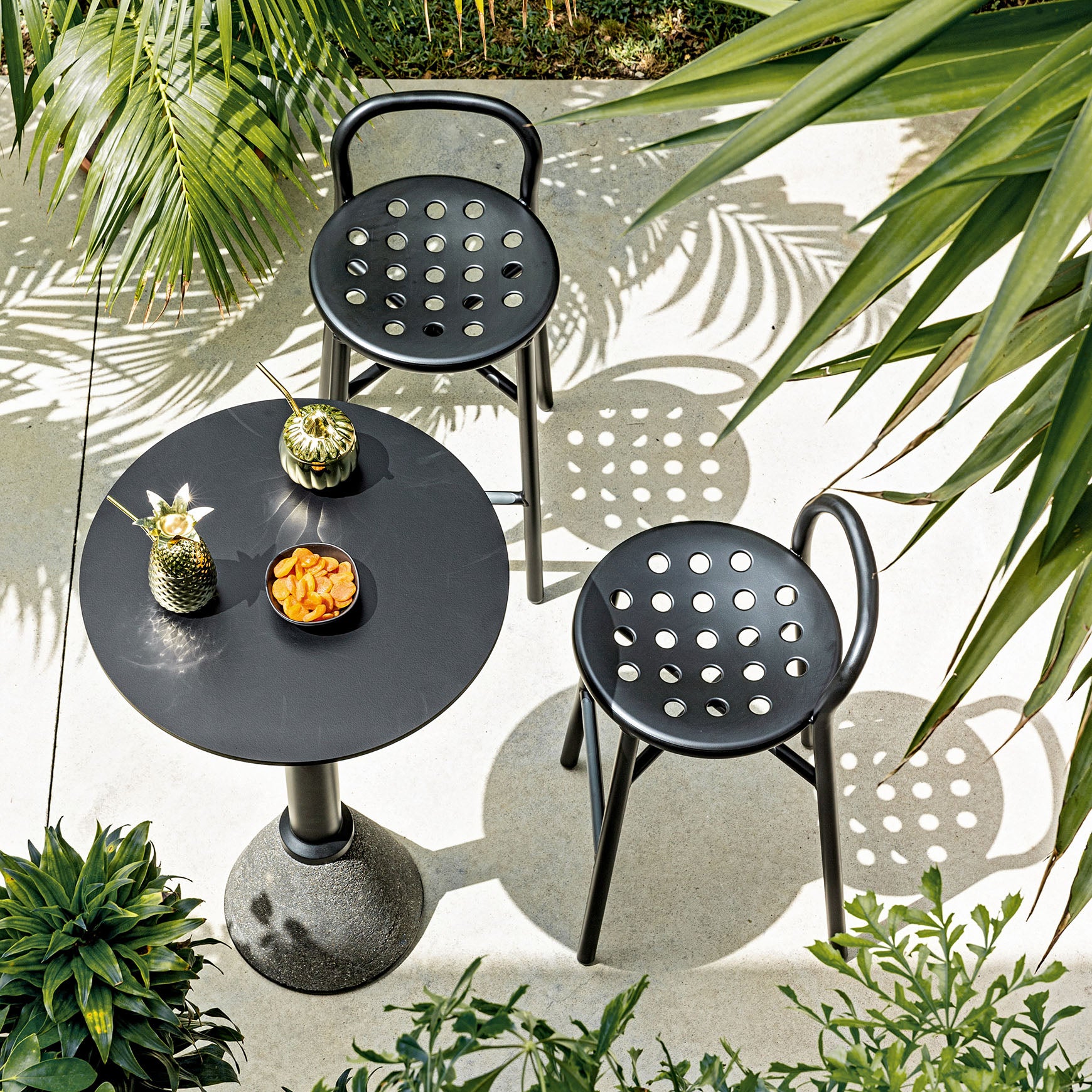 Table_One Bistrot by Magis – Luxury Outdoor Bistro Table
