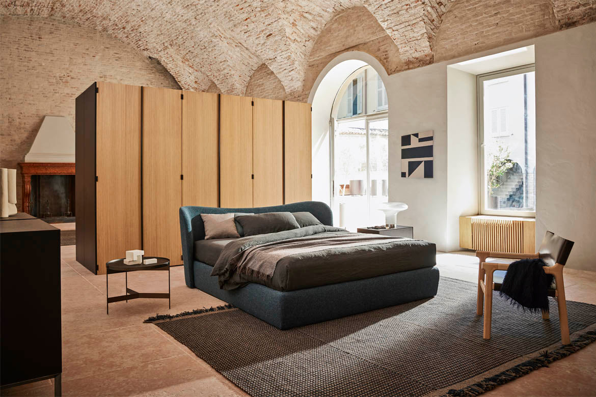 Embrace Bed by Pianca