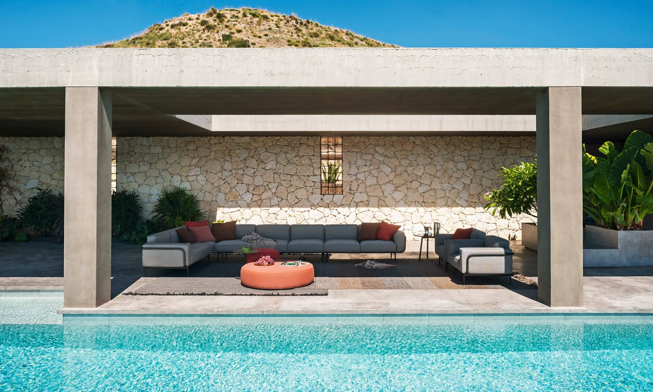 Estendo by Roda – Elegant Outdoor Luxury Modular Sofa
