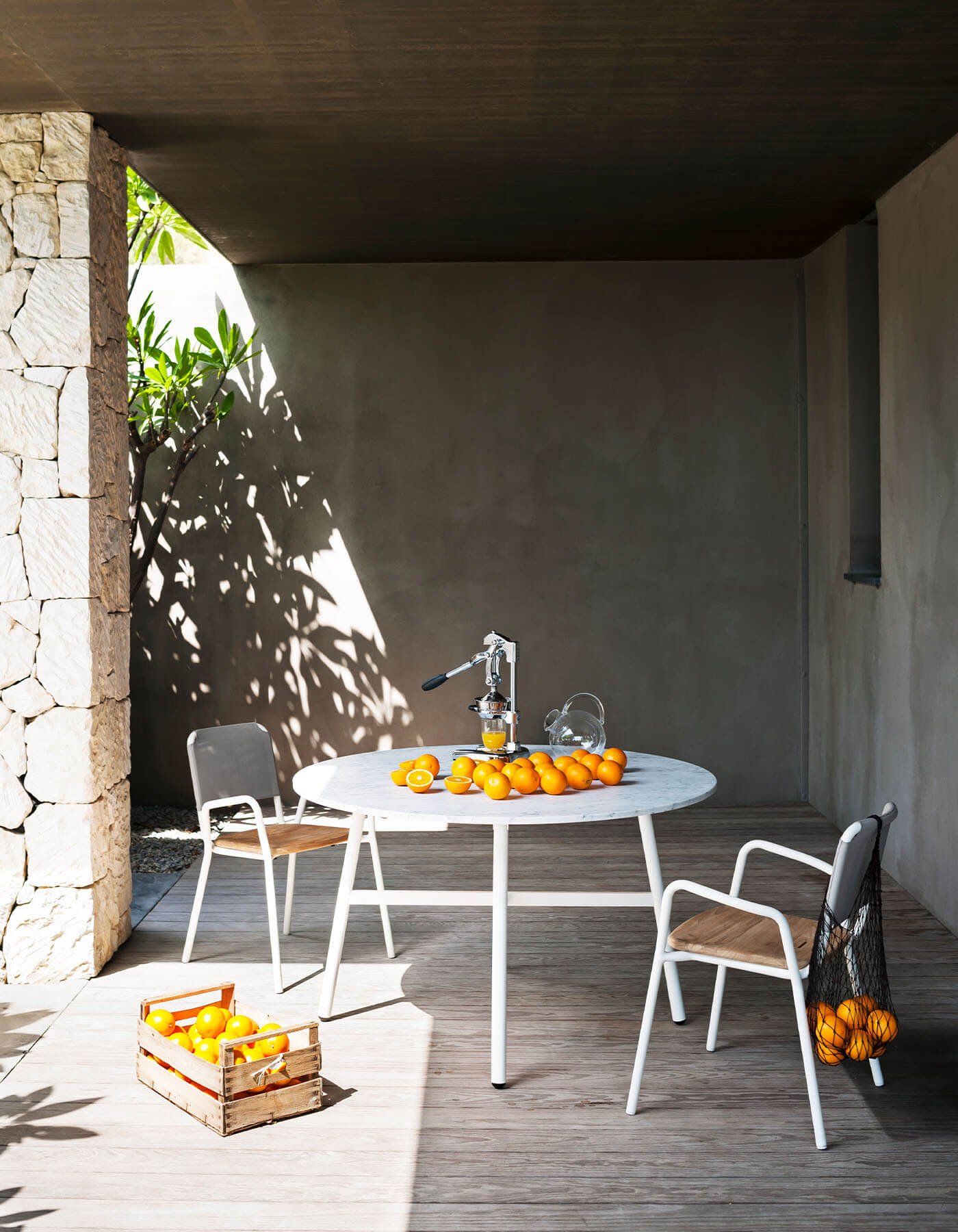 Gamma by RODA – Luxury Outdoor Round Dining Table
