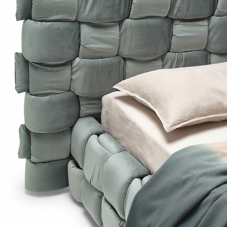 Flirt Bed by Mogg