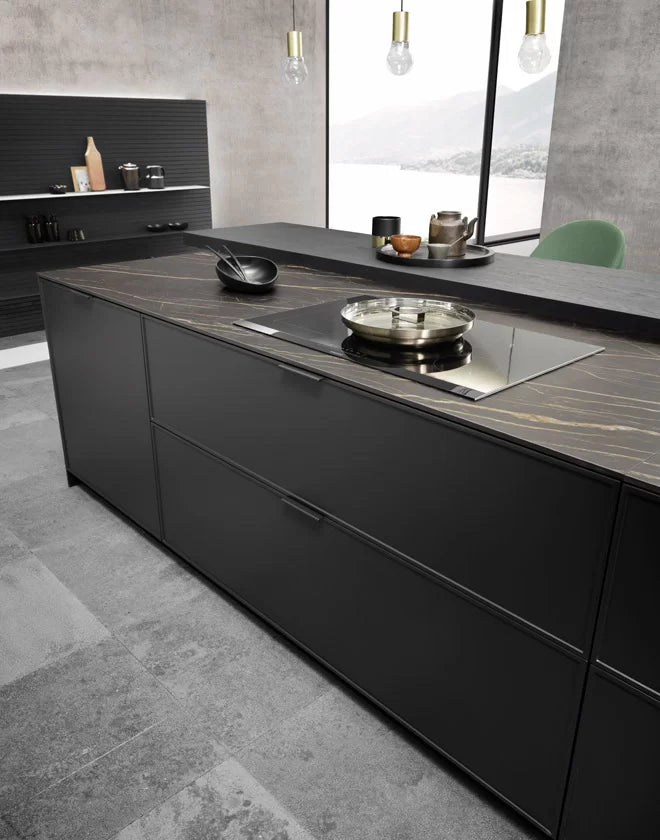 Quadra 10 Kitchen by Pedini