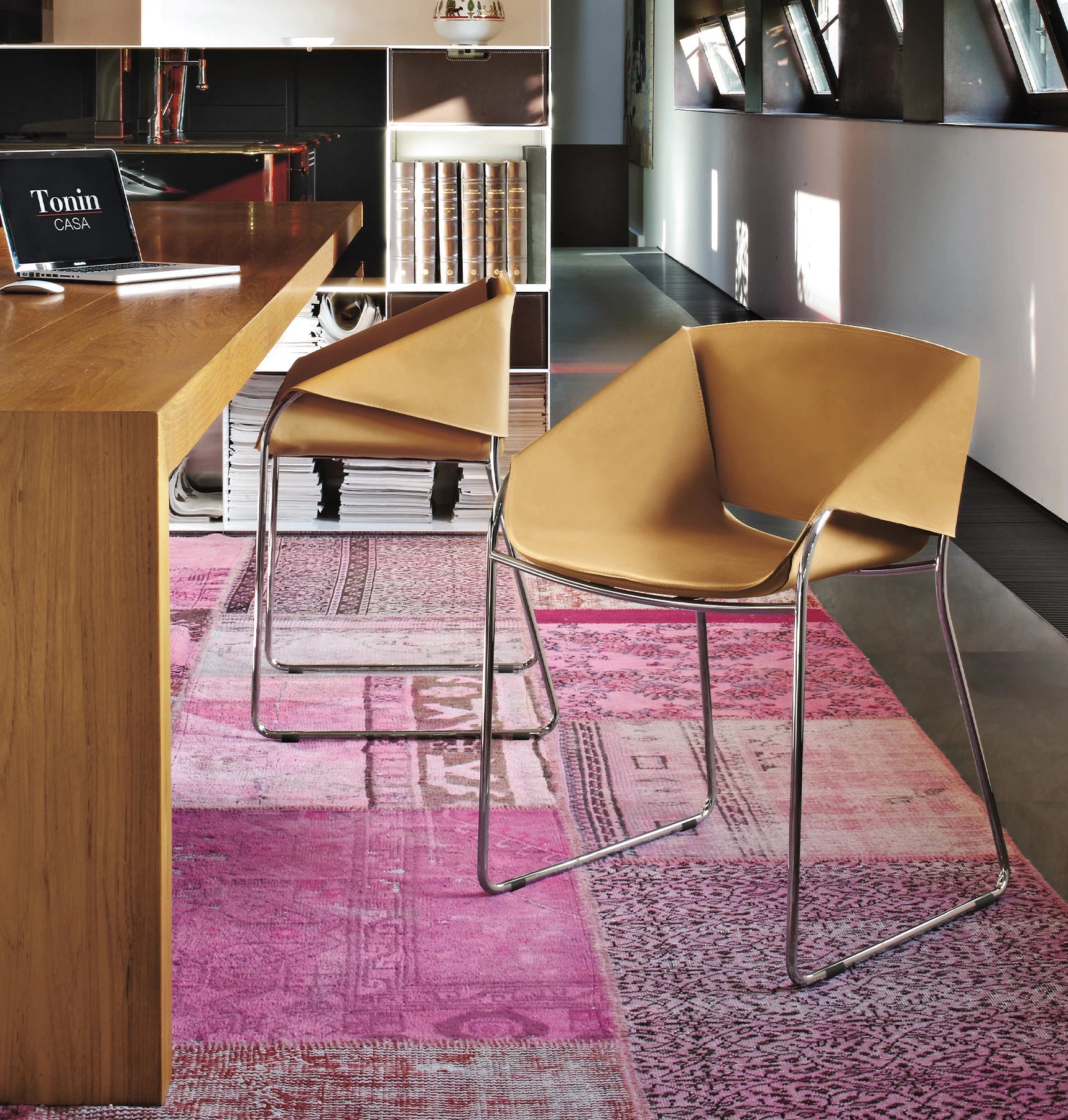 Simply Leather Seat by Tonin Casa